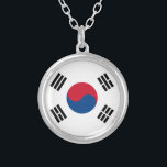 Ketting Taegukgi (Zuid-Koreaanse vlag)<br><div class="desc">Taegukgi in een omgevormd ketting.</div>