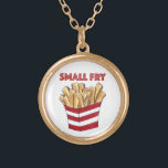 Ketting voor kinderfoedie, klein, Frans, groente<br><div class="desc">Het ketting is voorzien van een originele markeringsillustratie van een doos met fritse fritsen voor fastfood,  met kleine FRY in een leuk rood lettertype. Zie je niet wat je zoekt? Hulp nodig bij aanpassingen? Neem contact op met Rebecca om iets voor je te ontwerpen.</div>