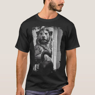 KETTLEBELL LION STATUE T-SHIRT