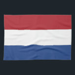 Keuken handdoek met vlag van Nederland<br><div class="desc">Voeg een vleugje Nederlandse trots toe aan uw keuken met onze exclusieve keukenhanddoek met de vlag van Nederland! Deze keukenhanddoek is gemaakt met nauwgezette aandacht voor detail en is meer dan alleen een functioneel item; het is een viering van het erfgoed en de culturele trots van Nederland. Het gedurfde ontwerp...</div>