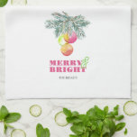 Keuken handdoeken gepersonaliseerd feestelijk<br><div class="desc">Deze kerstkeukenhanddoeken bevatten de woorden "Vrolijk en helder" met unieke kunst van Victoria Grigaliunas. Gebruik de sjabloon velden om uw gepersonaliseerde tekst toe te voegen. Een feestelijke keuze voor de feestdagen. Om de volledige lijn te zien,  bezoek www.zazzle.com/dotellabelle</div>