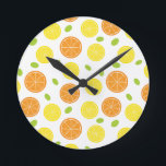 Keuken Mediterraan Fruit Sinaasappel en citroensne Ronde Klok<br><div class="desc">Deze leuke klok met sinaasappels,  citroenen en druiven zal elke ruimte zeker opvrolijken. Het werkt vooral goed in keukens.</div>