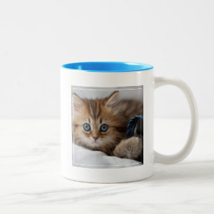 Keuken met blauwe ogen tweekleurige koffiemok