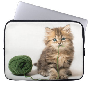Keuken met groene garens laptop sleeve
