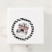 Keuken met rode zwarte en witte kerstvisten bedankjes labels (In situ)