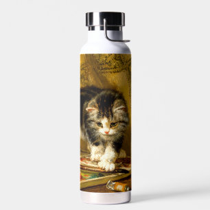 Keuken met verf en penselen waterfles