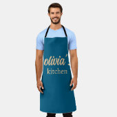 Keuken Schort met Eigen Naam – Gepersonaliseerd Ko (Gedragen)