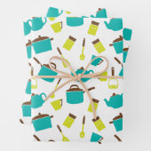 Keukengerei, met de klok mee, messenmakerswerk, ke inpakpapier vel (In situ)