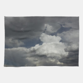 Keukenhanddoek met bewolkte lucht