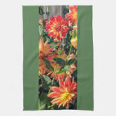 Keukenhanddoek met cluster van oranje dahlias (Verticaal)