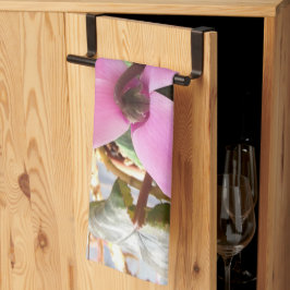 Keukenhanddoek met echte bloem.