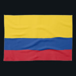 Keukenhanddoek met vlag van Colombia<br><div class="desc">Introductie van onze levendige keukenhanddoek met de gewaagde vlag van Colombia, ontworpen om een vleugje culturele trots en functionaliteit toe te voegen aan uw keuken! Deze keukenhanddoek is vervaardigd met nauwgezette aandacht voor detail en toont met trots het iconische ontwerp van de Colombiaanse vlag. Het heeft drie horizontale strepen van...</div>
