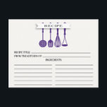 Keukenkaarten voor Paarse gereedschappen Vrijgezel Briefkaart<br><div class="desc">Moderne Vrijgezellenfeest keuken gereedschap Recipe kaarten met een paarse lepel met een spleet, spatel, whisky en masher met een stijlvolle banner die de tekst "recept" op een witte achtergrond toont. De voorkant van onze recept-kaart biedt ruimte voor een recept-titel, uit de keuken en de ruimte voor ingrediënten. Draai onze recept-kaart...</div>