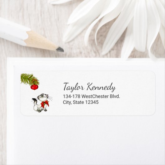 Keukenkat in een rode kerstbak etiket (Insitu)