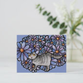 Keukenkat Paarse Daisies Gray Cat Gray Cats Briefkaart (Staand voorkant)