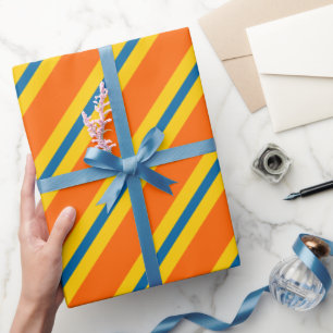 Keurig blauwe, oranje en gele streeppatroon cadeaupapier