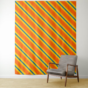 Keurig blauwe, oranje en gele streeppatroon wandkleed