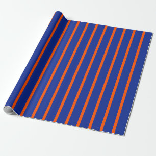Keurige blauwe en oranje gestreepte verticale stre cadeaupapier