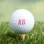 Keurige Gestapelde Roze 2 Letter Monogram Golfballen (Insitu Shirt)