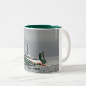 Kevleen K, Crab Boat in Dutch Harbour, Alaska Tweekleurige Koffiemok (Voorkant rechts)