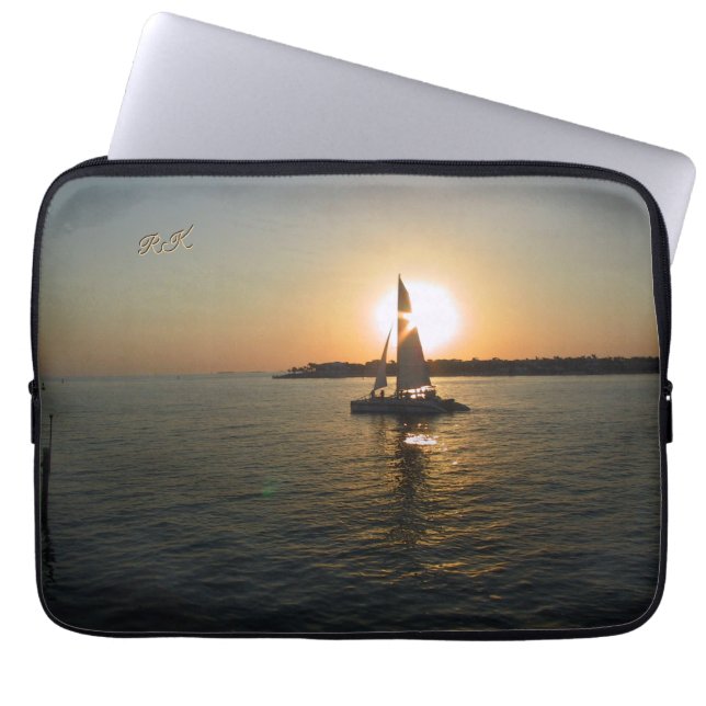 Key West Sunset Sailing met naam of Initialen Laptop Sleeve (Voorkant)