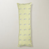 Khaki Safari Chevron met Pop Art Giraffe Lichaamskussen (Achterkant (Verticaal))