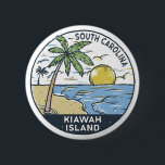 Kiawah Island South Carolina  Ronde Button 5,7 Cm<br><div class="desc">Kiewah Island Beekje getekende illustratie met bergen en oceaangolven op de achtergrond. Ideaal voor iedereen die graag Kiawah Island Beach bezoekt.</div>