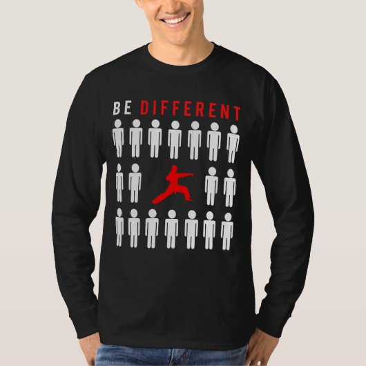Kickin Chuckles: Karate - Wees anders dan andere T-shirt (Voorkant)