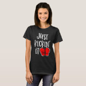 Kickin it Kickboxing Quote Fighter Gift T-shirt (Voorkant volledig)