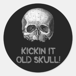 Kickin it Old Skull Ronde Sticker