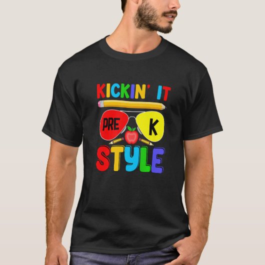 Kickin it Pre K Style Back to School Teacher Kinde T-shirt (Voorkant)