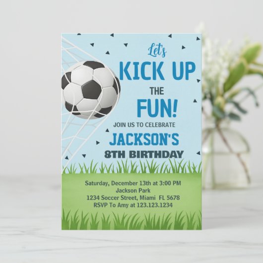 Kickoff Voetbal Verjaardag Uitnodiging (Staand voorkant)