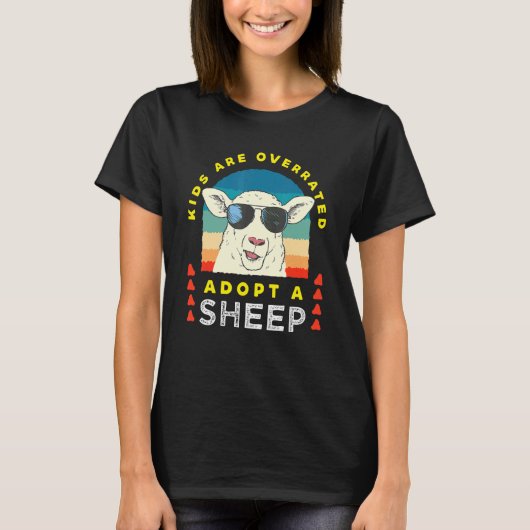 Kids are overrated adopt a Sheep Farmer T-shirt (Voorkant)