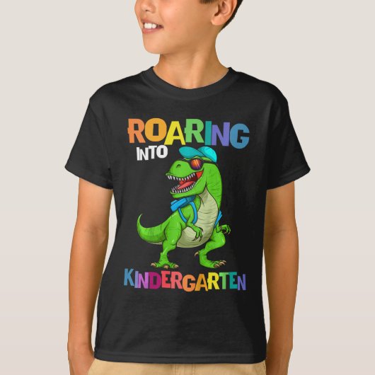 Kids Roaring Into Kindergarten Dinosaur T Rex Back T-shirt (Voorkant)
