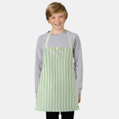 Kids' Sage Green Stripe Custom Name Apron Schort (Gedragen)