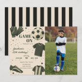 Kids Soccer Themed Birthday Photo Invitation Kaart (Voorkant / Achterkant)