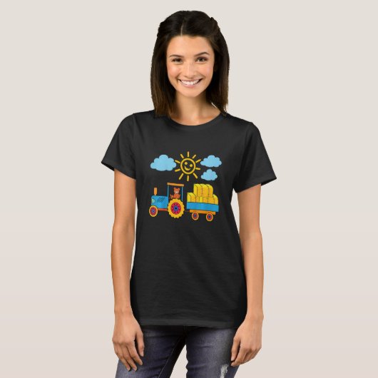 Kids Teddybear pulling a trailer with bales of hay T-shirt (Voorkant volledig)