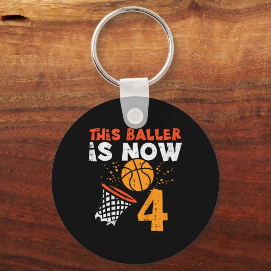 Kids This Ller Is Now 4 Sketll 4th Birthday Bday B Sleutelhanger (Voorkant)