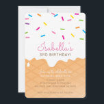 KIDS VERJAARDAG FEEST ijsje kegel roze strooisel Kaart<br><div class="desc">door kat massard >>> www.simplysweetPAPERIE.com <<< Een super schattige ijsje kegel thema uitnodigingsontwerp voor de VERJAARDAG van uw kind. Wow je vrienden en familie met dit kleine nummer; D Setup als een sjabloon is het eenvoudig voor u om uw eigen gegevens toe te voegen, of druk op de knop aanpassen...</div>