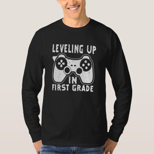 Kids Video Gaming for student Leveling up in First T-shirt (Voorkant)