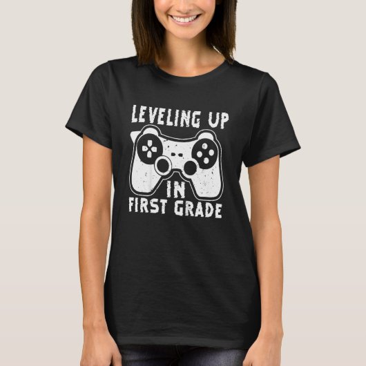 Kids Video Gaming for student Leveling up in First T-shirt (Voorkant)