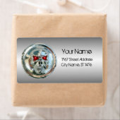 KIEMSKLAAR OP HET STAAL ETIKET (Insitu)