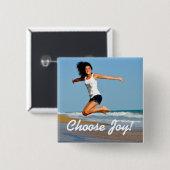 Kies Joy! Happy Woman op Beach Square Button (Voorkant /achterkant)