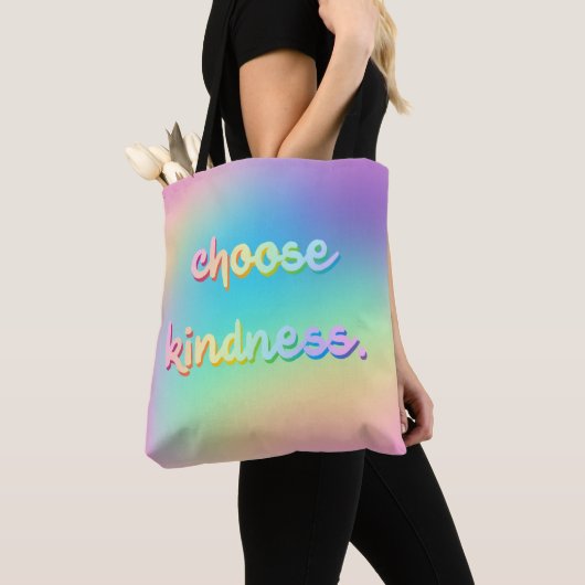"Kies Kindness." Tas voor regenbooggradiënt (Dichtbij)