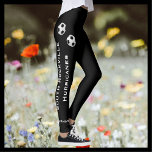KIES UW Leggings COLOR Soccer Team met naam<br><div class="desc">KIES UW leggings van het Team van het douaneVoetbal van de COLOR met de Naam van de Speler! De rechterbeen heeft twee voetballen, twee lijnen van gepersonaliseerde verticale tekst van heup aan enkel voor teamnaam, en één lijn van tekst bij enkel voor spelersnaam. Linkerbeen heeft zeven voetballen in een rij...</div>