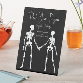 Kies uw Poison Skelet Bruiloft Witte Drink Menu Reclamebord Met Voetstuk