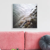 Kiezels op het strand - Ocean Blue Trimmining Canvas Afdruk (Insitu (Woonkamer))