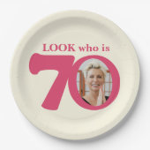 Kijk 70e verjaardag foto crème roze papier bord (Voorkant)