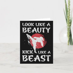 Kijk als een mooie meid als een beest Funny Karate Kaart