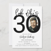 Kijk eens wie 30 is | Foto 30e verjaardag uitnodig Kaart (Voorkant)